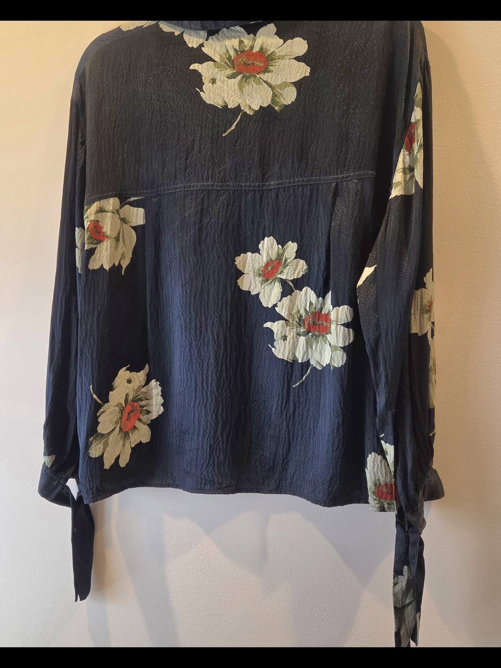 Vince SILK Navy Floral Button-Down Blouse - Picture 4 of 4